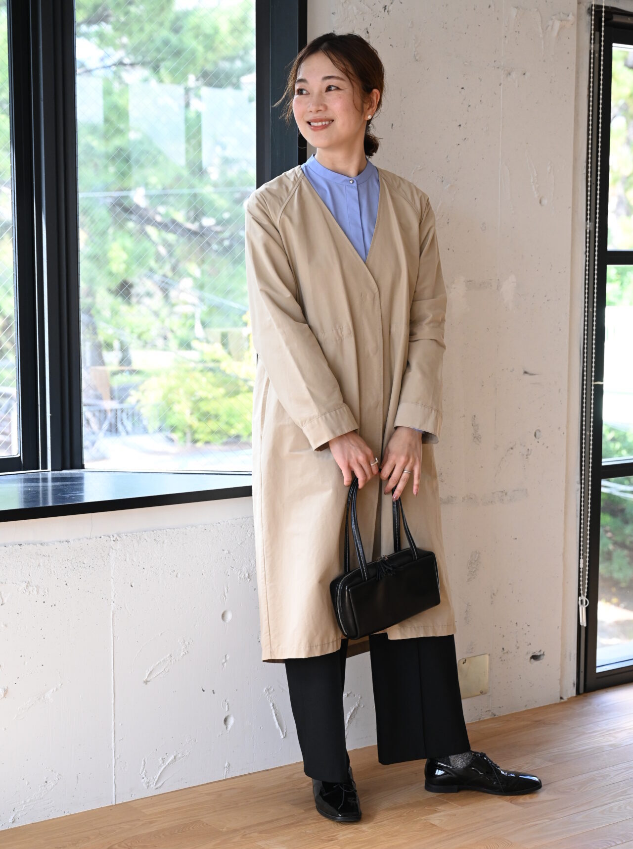#items:4203-gather-blouse,4196-pintuck-wide-pants,1029-leather-cube-bag,2095-ribbed-warm-glitter-socks,2504-lace-up-shoes