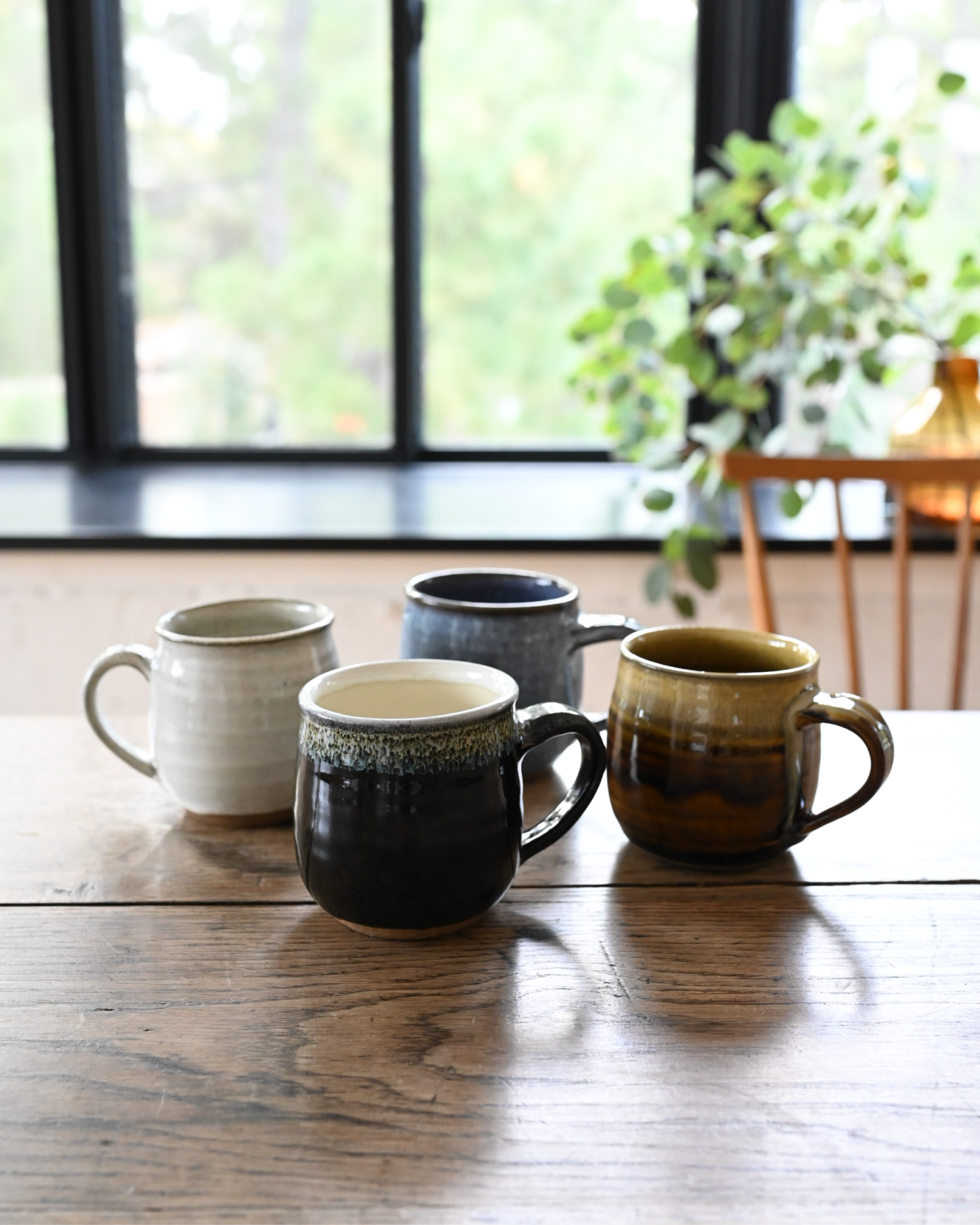 OURHOME｜丹波焼マグカップ（食洗機・レンジOK）。丸みのあるフォルムで、暮らしに馴染む温かな日常のひとときを彩ります。