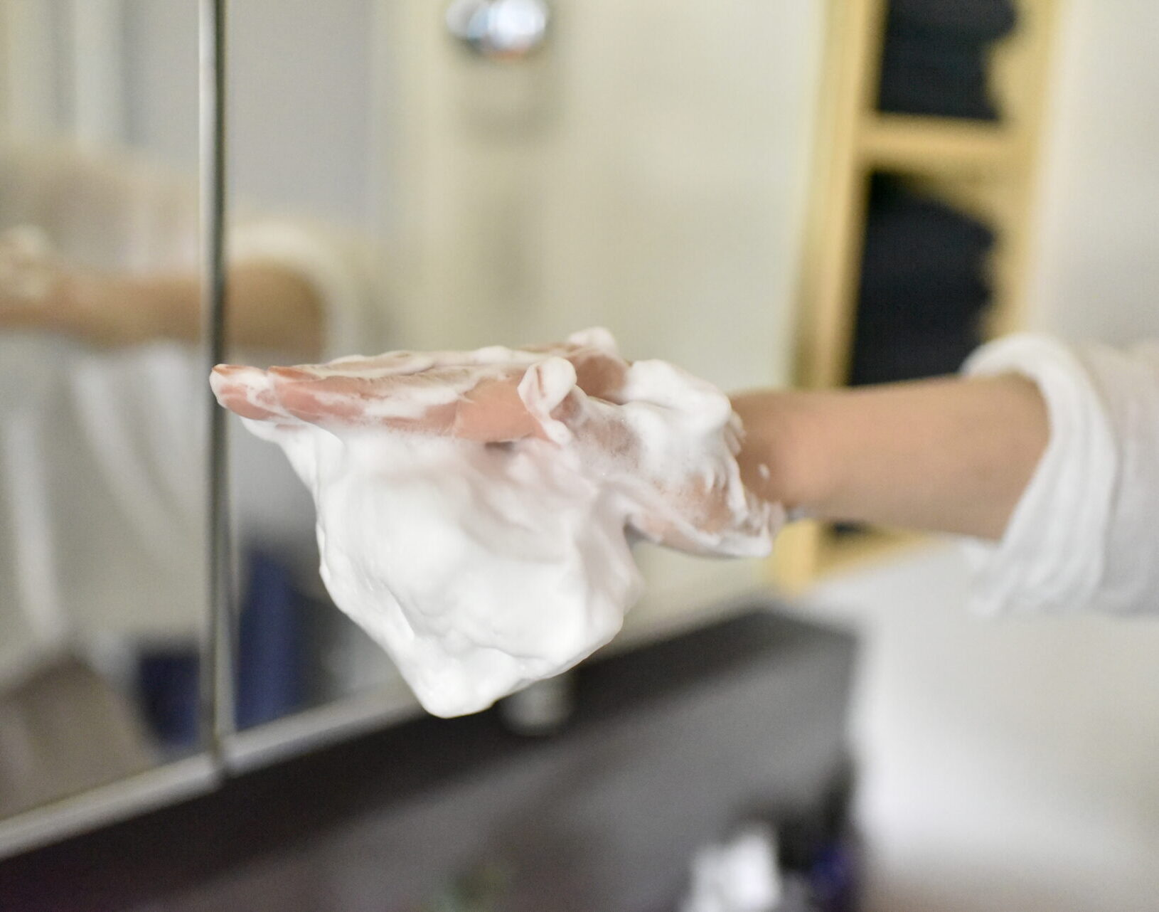 &ourhome モイスチャーソープ。きめ細かい泡でメイクや毛穴汚れをすっきり落とす固形洗顔石鹸。