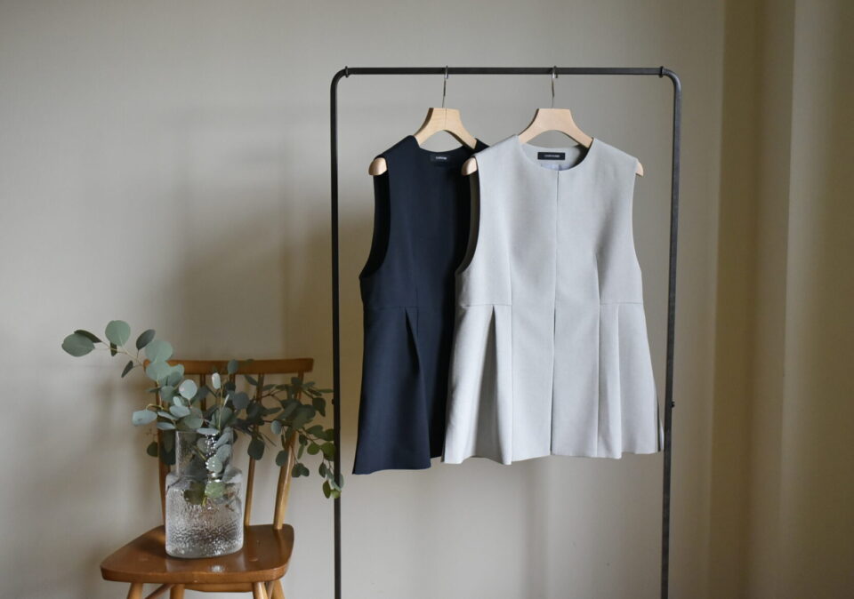 セレモニーベスト 入学式 卒業式 30代 40代 50代 パンツ 卒入学 ネイビー グレー ぺプラムベスト ブラウス ワーママ ママ ファッション おしゃれ