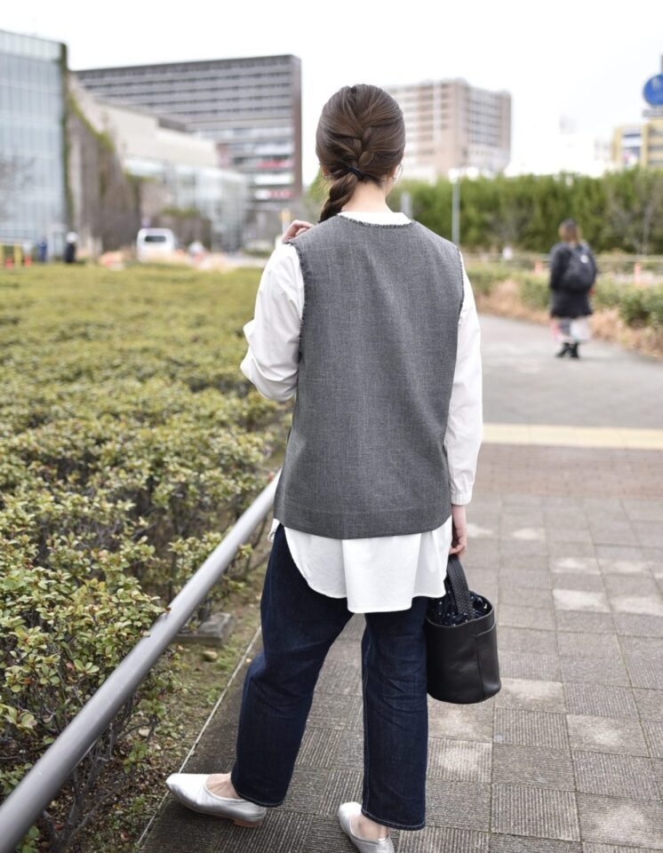 30代  40代  50代  60代　コーデ　ワーママ　通勤　休日　きれいめ　ベスト　ジャケット　ファッション　ウェア　服　 OURHOME  高身長　低身長　洗える