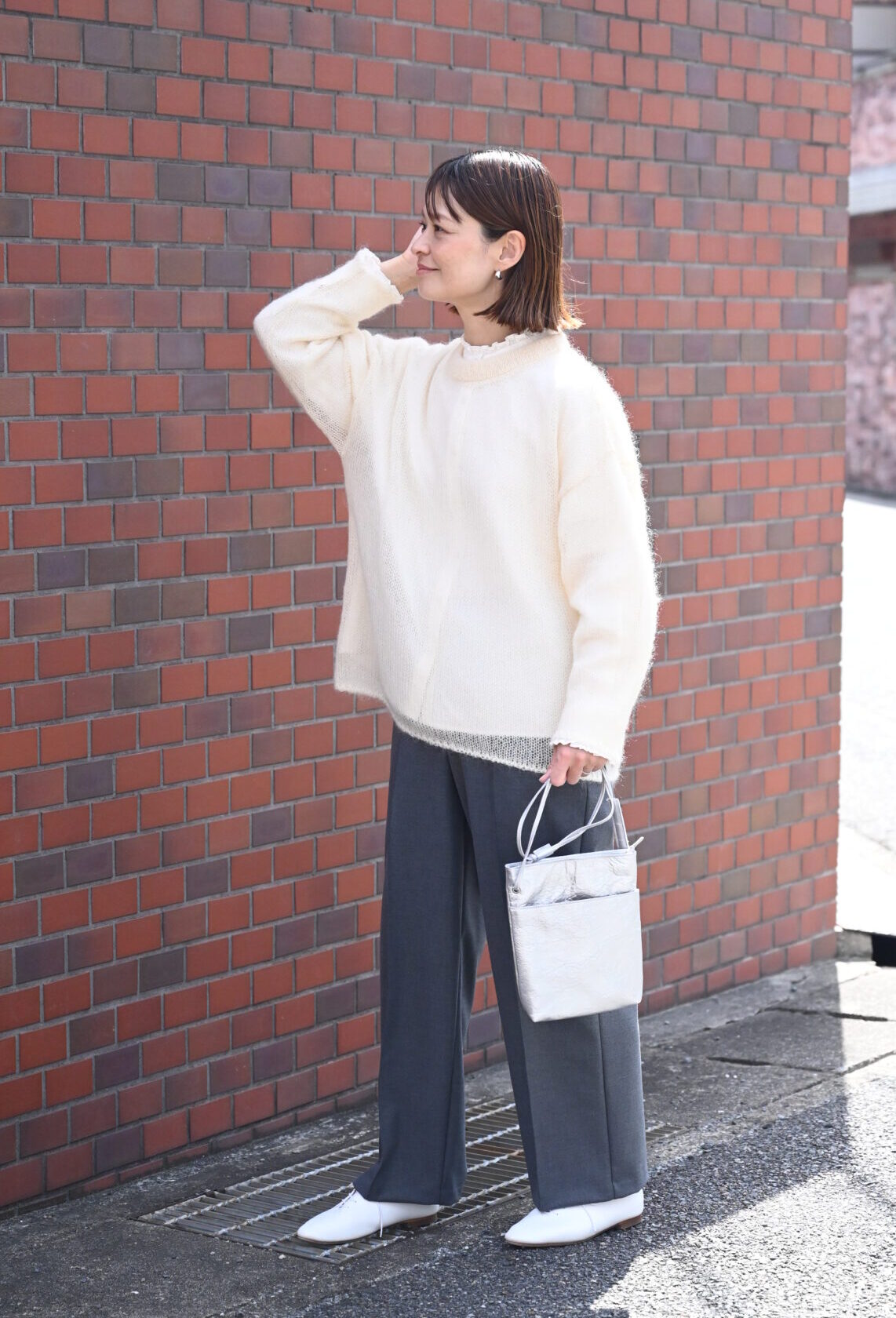 #items:4159-banshu-frill-blouse,4196-pintuck-wide-pants,1025-fit-leather-shoulder-bag,2513-marshmallow-comfort-shoes