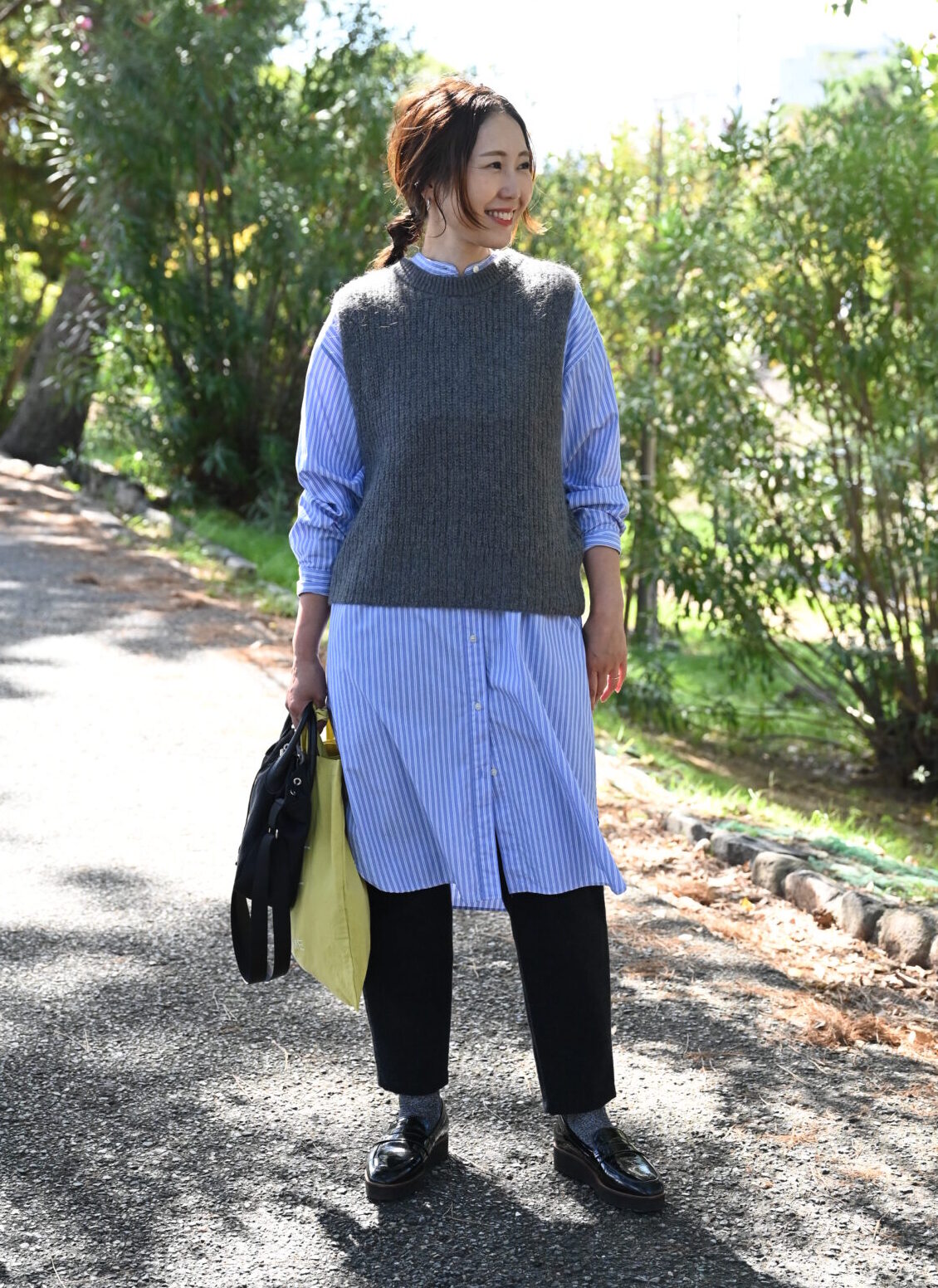 #items:4029-banshu-basic-shirt,4022-wool-tapered-pants,1031-leather-handle-shoulder-bag,1035-my-bag,2095-ribbed-warm-glitter-socks,2507-enamel-leather-loafer-shoes